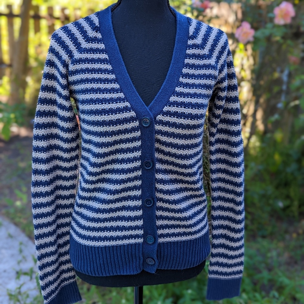 Forever 21 buttoned cardigan size M